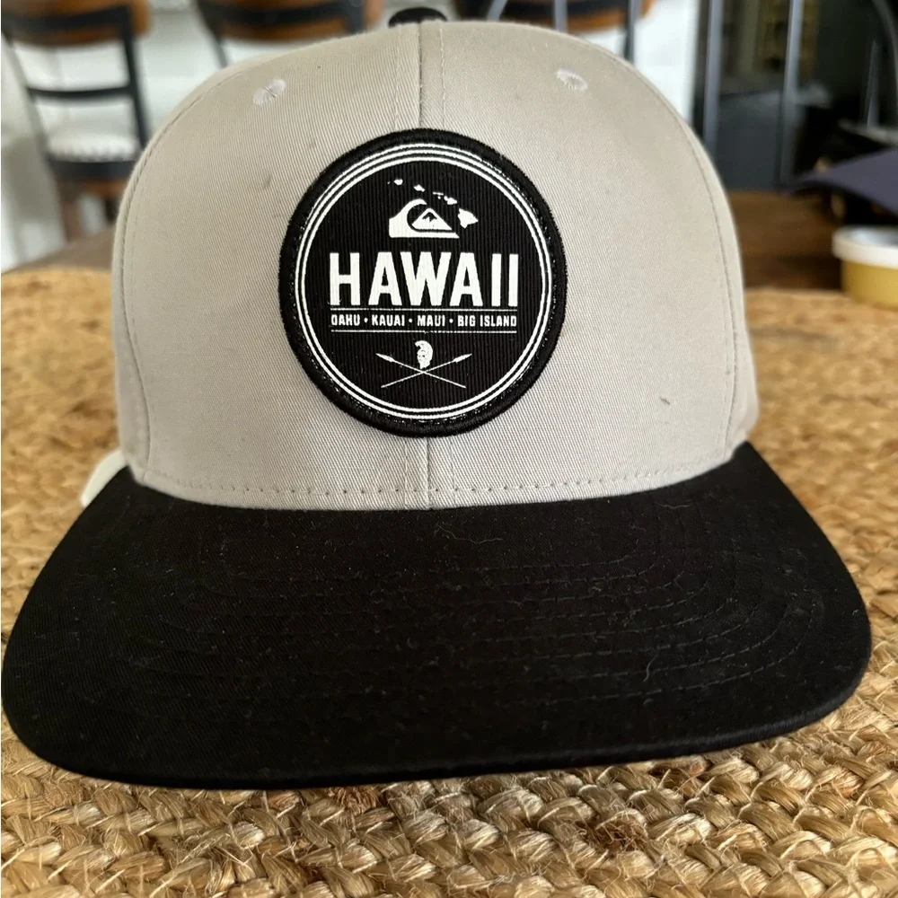 The classics Hawaii Logo‎ Snap Back ball cap.
